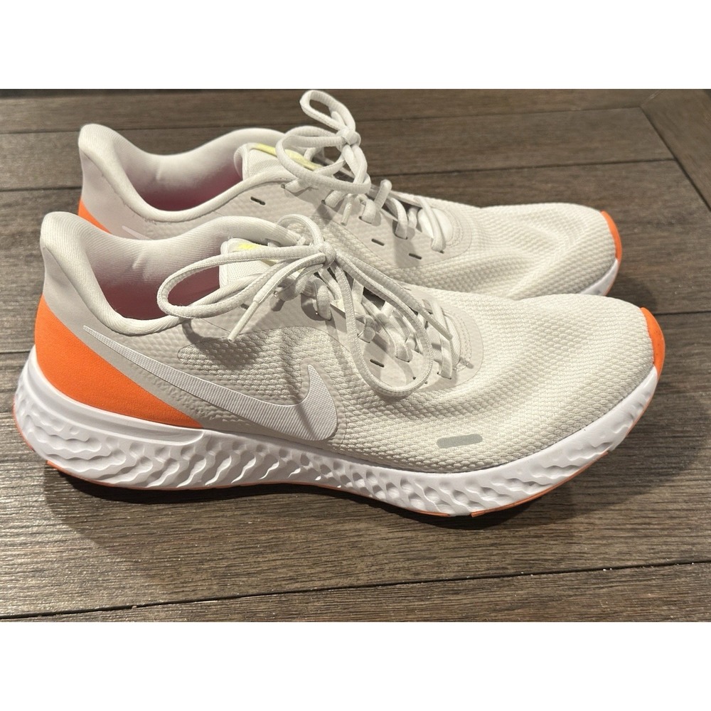 Nike Men's Size 11 Revolution 5 Gray White Running Shoes Sneakers BQ3204-006